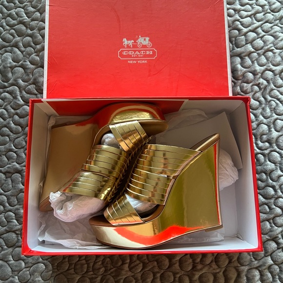 Coach Bristol Mirror Metallic - Gold - size 10 - worn twice, few scratches. - Picture 8 of 14